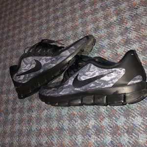 Women’s Nike snakeskin free 5.0 shoes